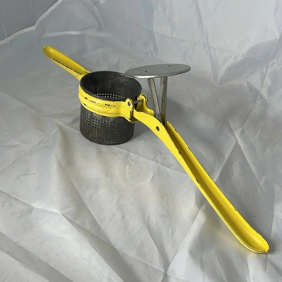 VINTAGE MCM 50’s Tala Potato Ricer Bright Yellow Manual Made In England - Picture 3 of 11
